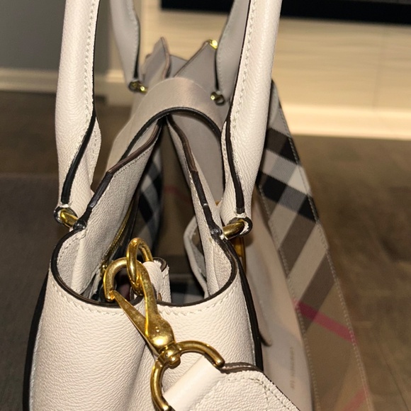 BURBERRY BUCKLE TOTE - Picture 2 of 8